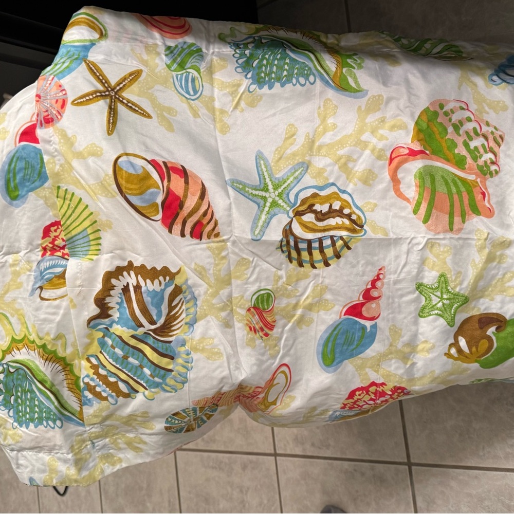 King coastal quilt set nwt and nwt extra pillow cases - Picture 3 of 8